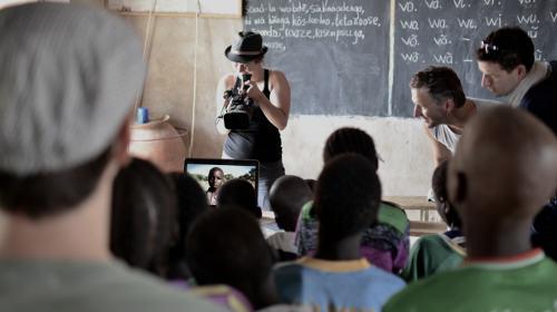 Proyecto de la ONG suiza Enfants du Monde "Una Canción por la Educación"