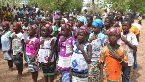 Evento pedagógico en una escuela bilingüe de Burkina Faso 