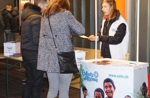 Informationstand von Enfants du Monde